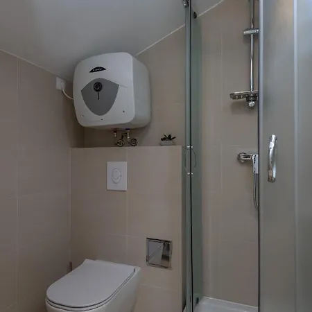 Alex - Lapad, Great Location Apartment