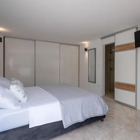 Alex - Lapad, Great Location Apartament Dubrownik